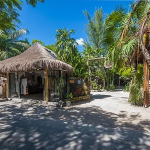 https://yoga-shala-tulum.allrivieramayahotels.com
